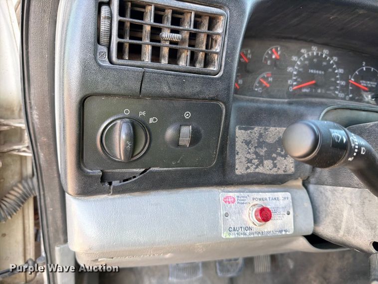 image for item YA1480 2010 Ford F750 Super Duty chipper truck