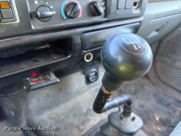 image for item YA1480 2010 Ford F750 Super Duty chipper truck