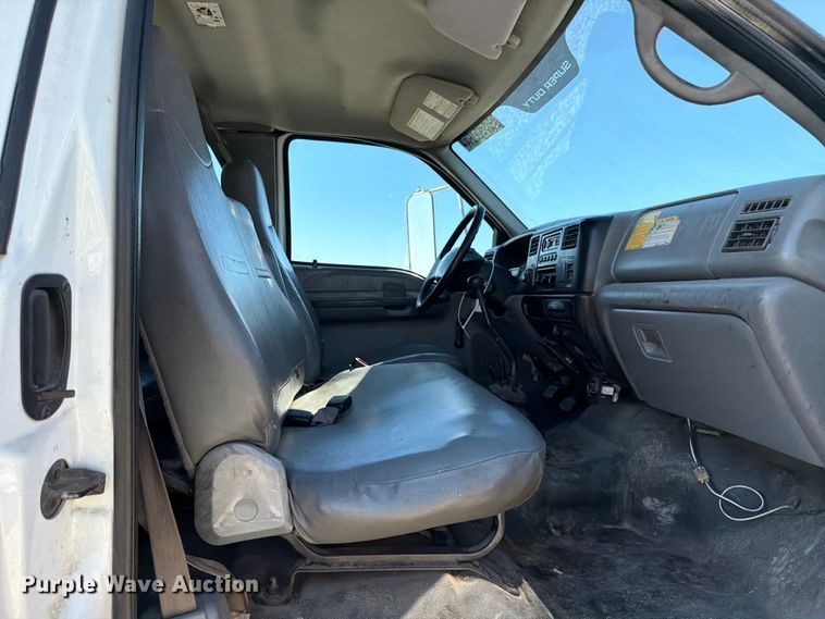 image for item YA1480 2010 Ford F750 Super Duty chipper truck