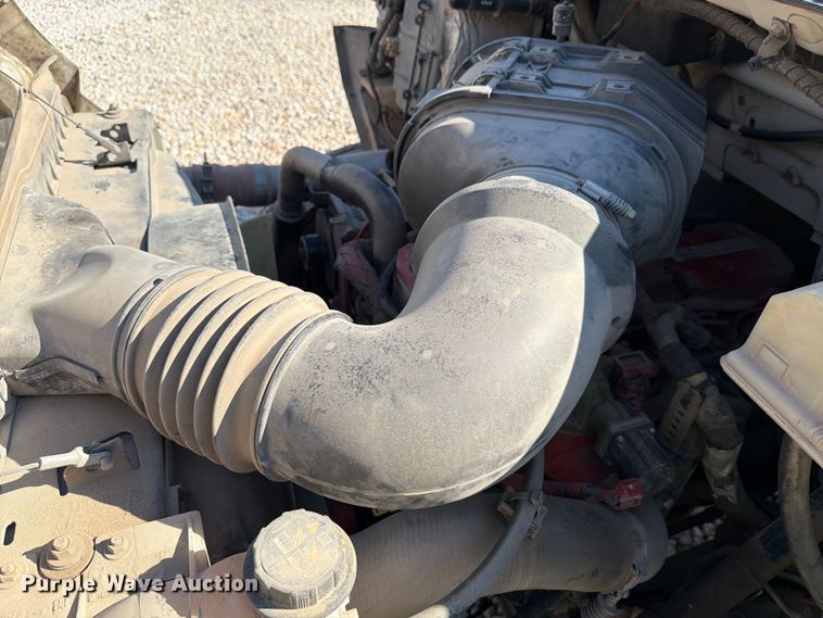 image for item YA1480 2010 Ford F750 Super Duty chipper truck