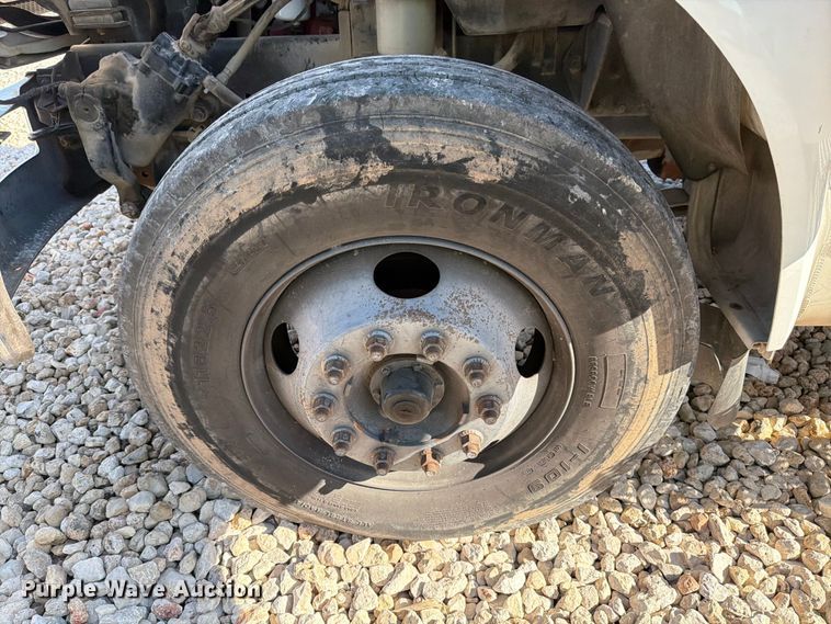 image for item YA1480 2010 Ford F750 Super Duty chipper truck