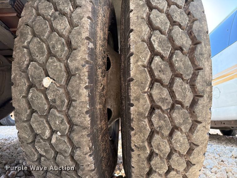 image for item YA1480 2010 Ford F750 Super Duty chipper truck