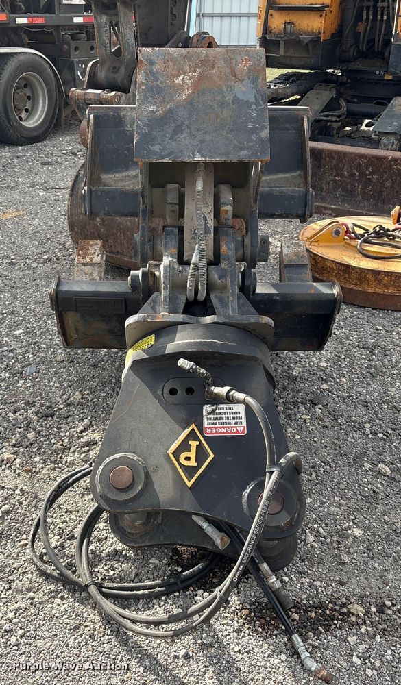 image for item YA1486 Pemberton 420701 HX130 scrap grapple