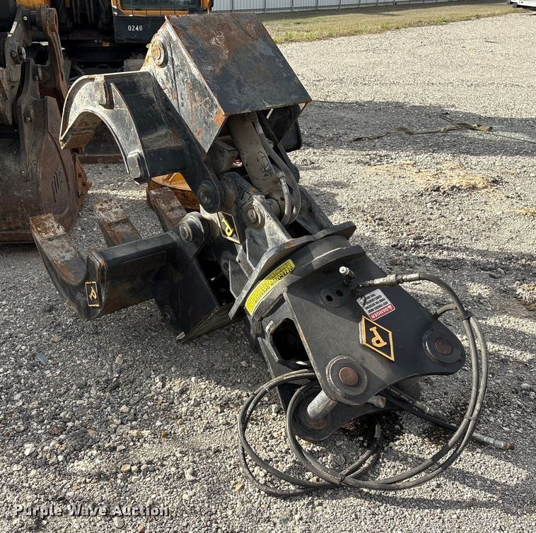 image for item YA1486 Pemberton 420701 HX130 scrap grapple