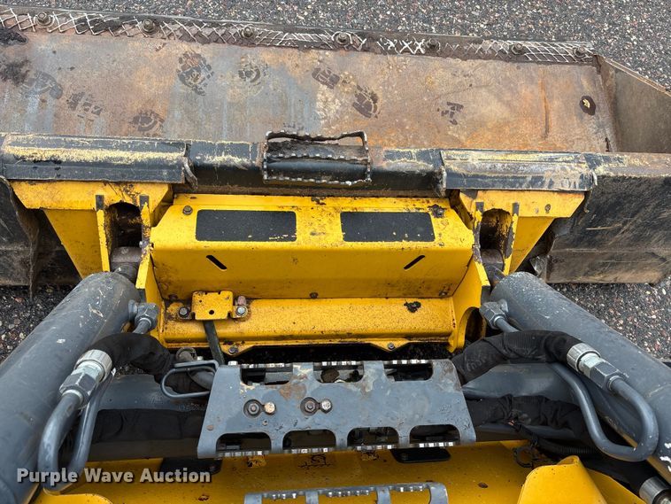 image for item YA1488 2017 John Deere 333G tracked skid steer loader