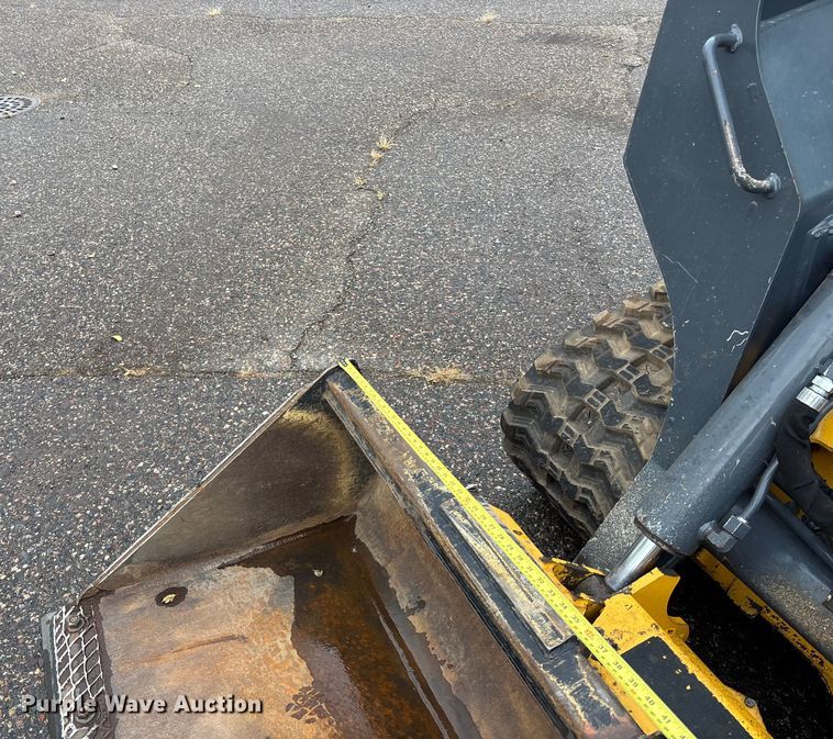 image for item YA1488 2017 John Deere 333G tracked skid steer loader