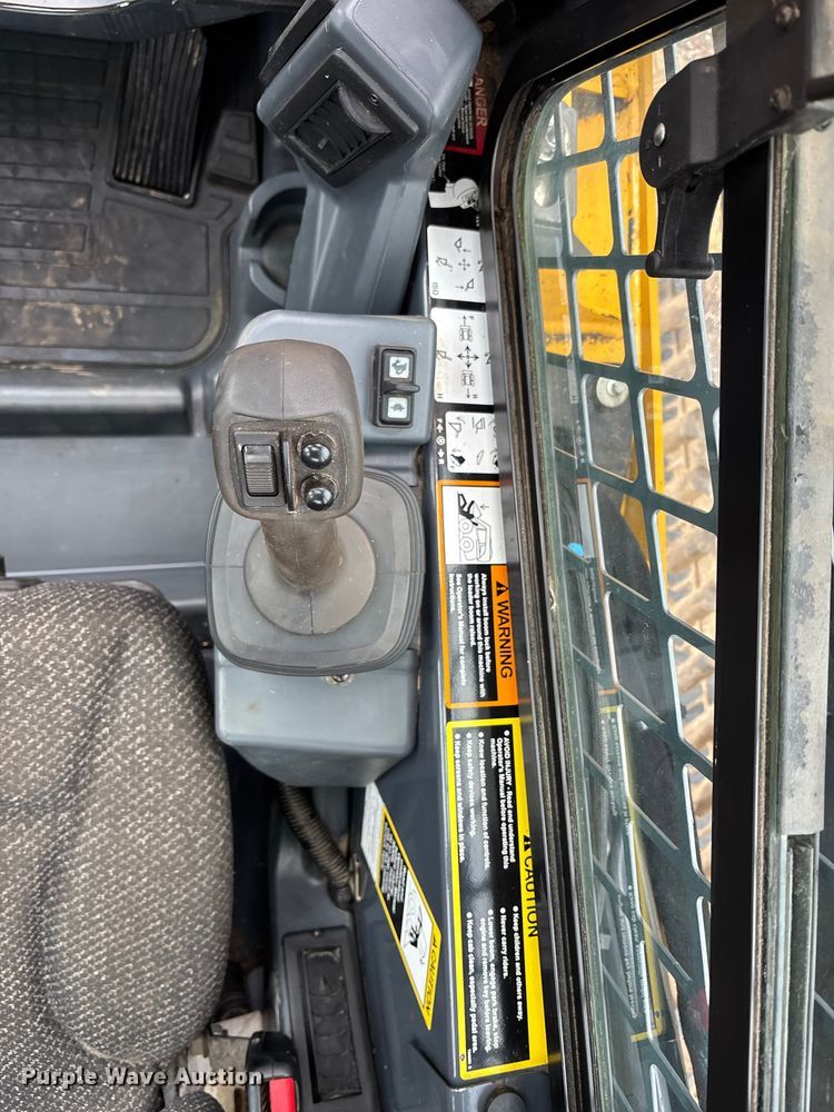 image for item YA1488 2017 John Deere 333G tracked skid steer loader