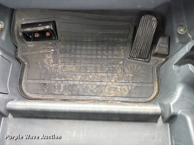 image for item YA1488 2017 John Deere 333G tracked skid steer loader