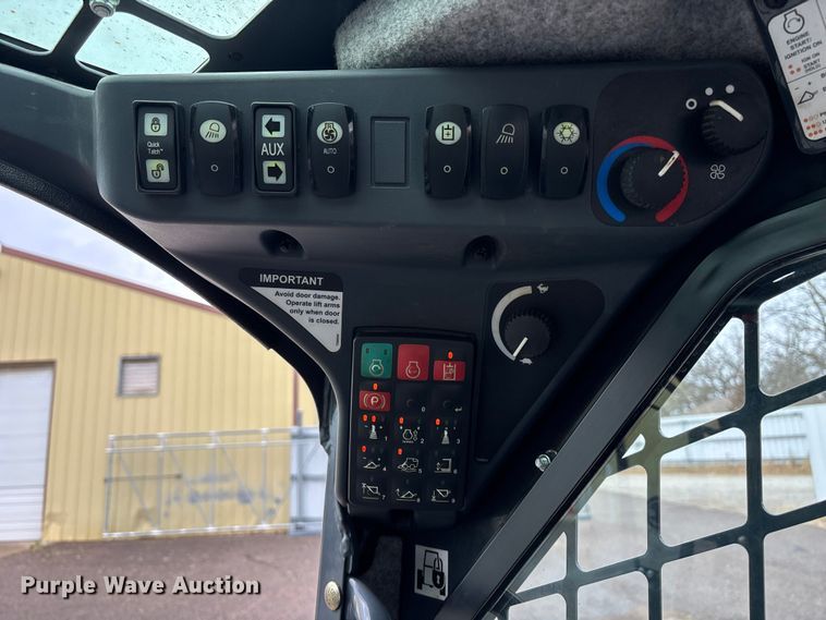 image for item YA1488 2017 John Deere 333G tracked skid steer loader