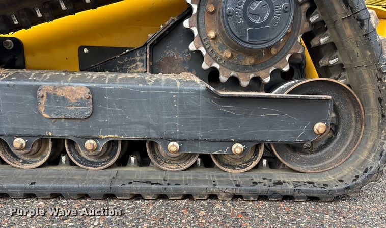 image for item YA1488 2017 John Deere 333G tracked skid steer loader