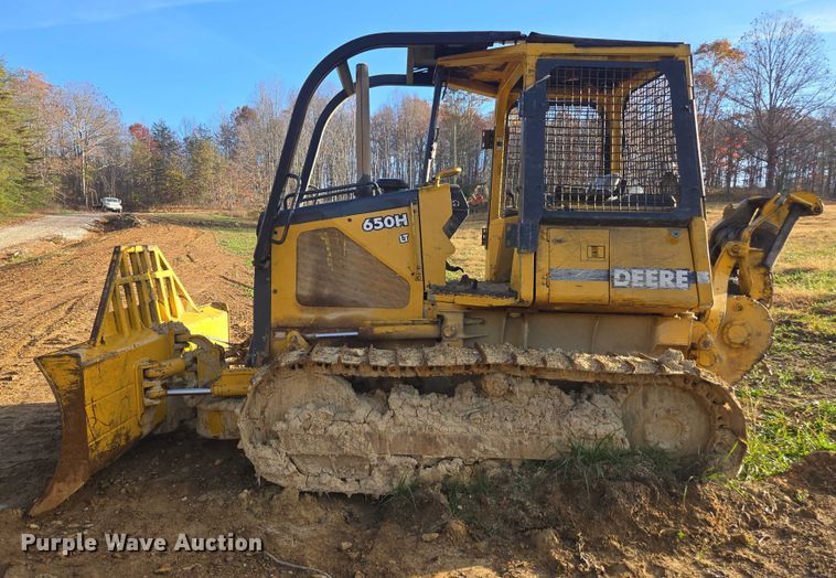 image for item YA1522 2000 John Deere 650H LT dozer