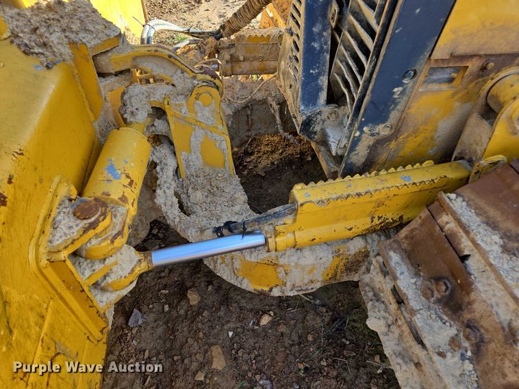 image for item YA1522 2000 John Deere 650H LT dozer