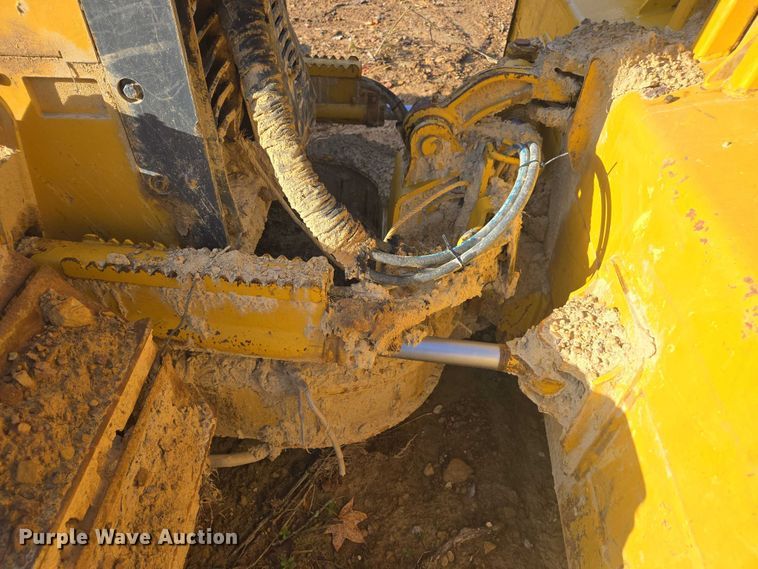 image for item YA1522 2000 John Deere 650H LT dozer