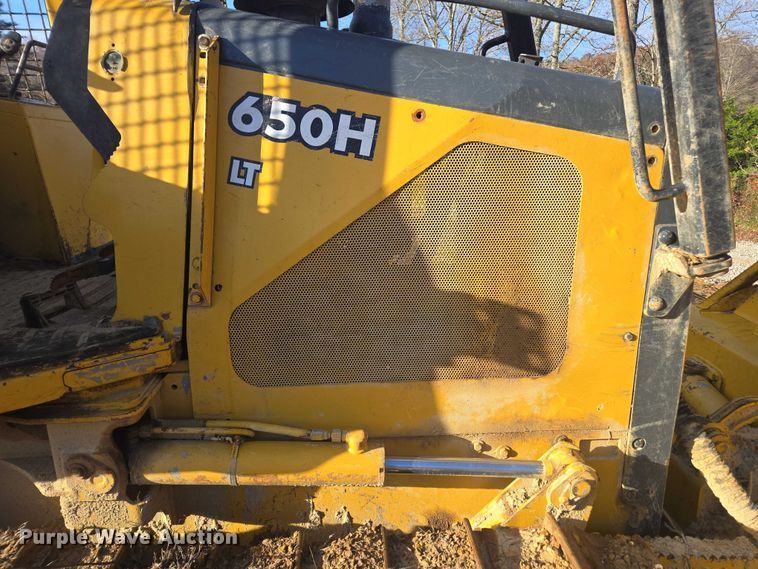 image for item YA1522 2000 John Deere 650H LT dozer