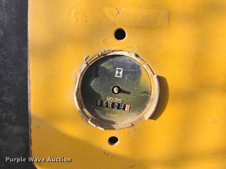 image for item YA1522 2000 John Deere 650H LT dozer