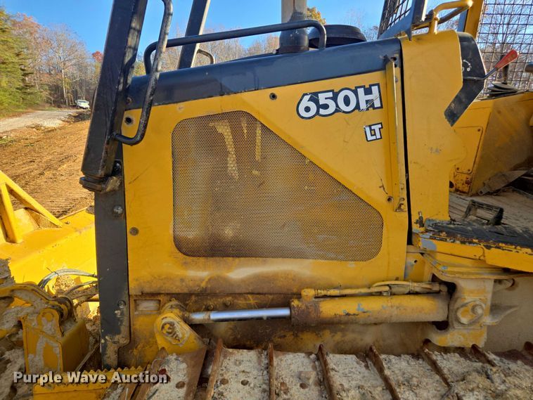 image for item YA1522 2000 John Deere 650H LT dozer