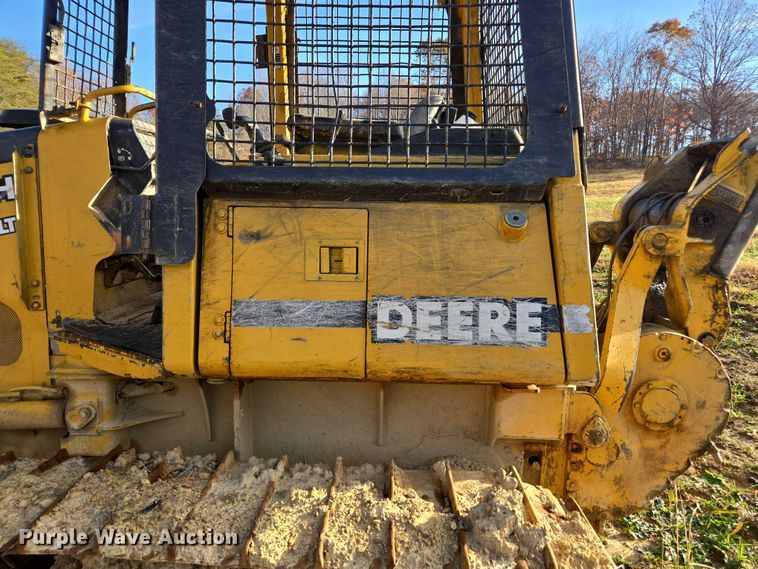 image for item YA1522 2000 John Deere 650H LT dozer
