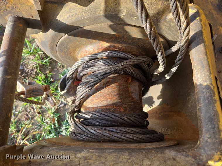 image for item YA1522 2000 John Deere 650H LT dozer