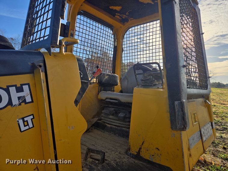 image for item YA1522 2000 John Deere 650H LT dozer