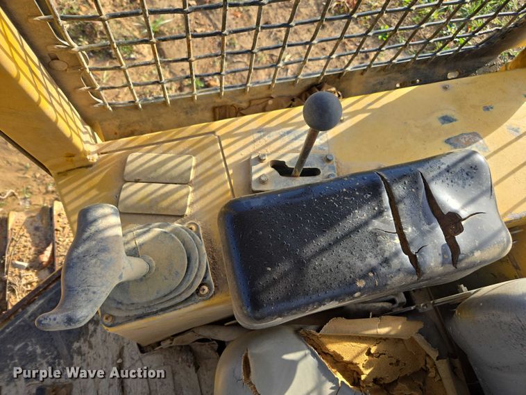 image for item YA1522 2000 John Deere 650H LT dozer