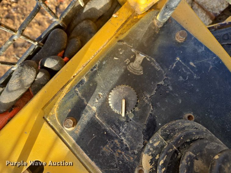 image for item YA1522 2000 John Deere 650H LT dozer