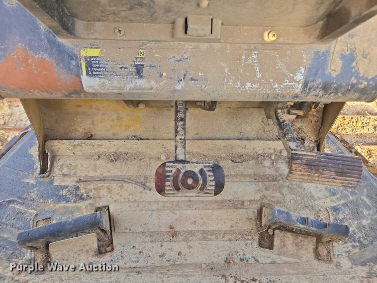 image for item YA1522 2000 John Deere 650H LT dozer