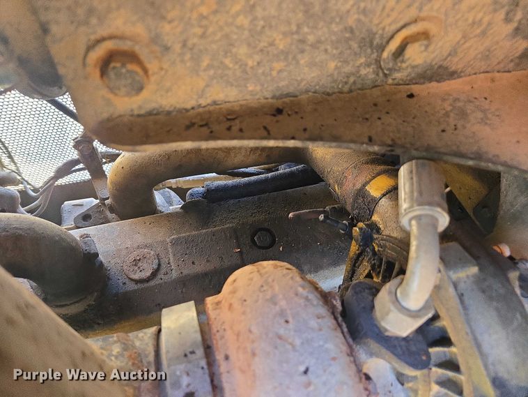 image for item YA1522 2000 John Deere 650H LT dozer