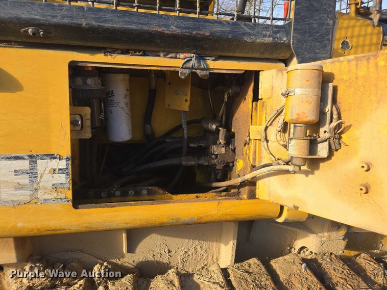 image for item YA1522 2000 John Deere 650H LT dozer