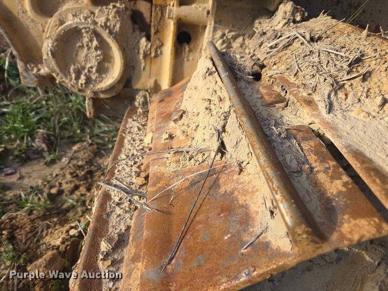 image for item YA1522 2000 John Deere 650H LT dozer