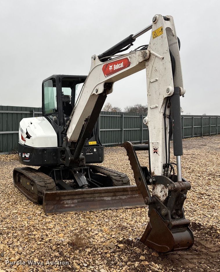 image for item YA1543 2022 Bobcat E42 mini excavator