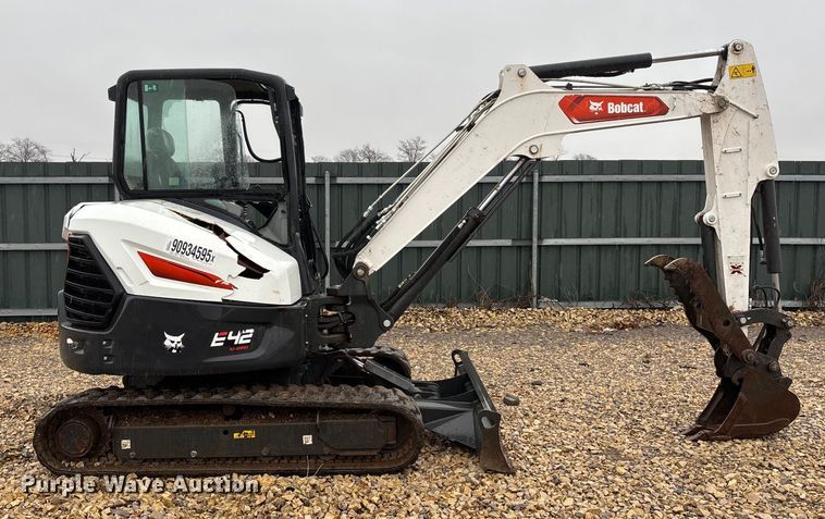image for item YA1543 2022 Bobcat E42 mini excavator