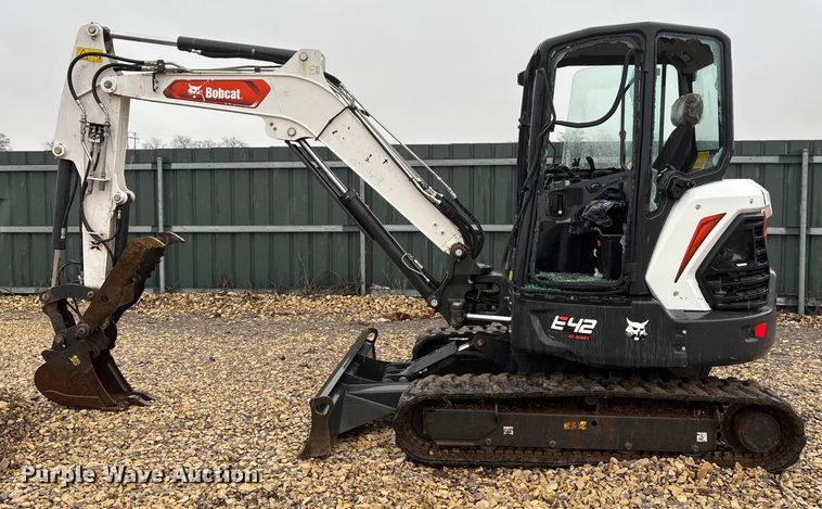 image for item YA1543 2022 Bobcat E42 mini excavator