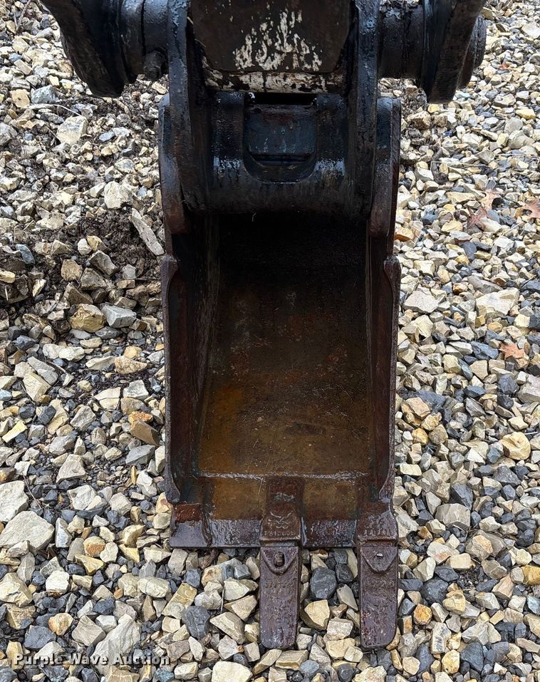 image for item YA1543 2022 Bobcat E42 mini excavator