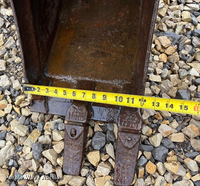 image for item YA1543 2022 Bobcat E42 mini excavator