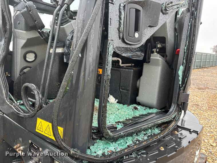 image for item YA1543 2022 Bobcat E42 mini excavator
