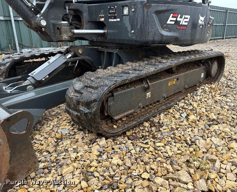 image for item YA1543 2022 Bobcat E42 mini excavator