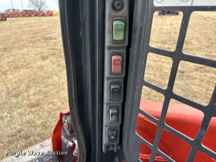 image for item DU6501 2021 Kubota SSV75 skid steer loader