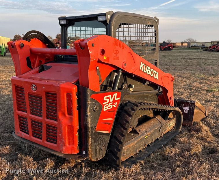 MINI CARGADOR SOBRE ORUGAS KUBOTA SVL652