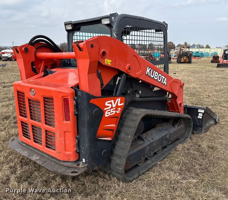 MINI CARGADOR SOBRE ORUGAS KUBOTA SVL652