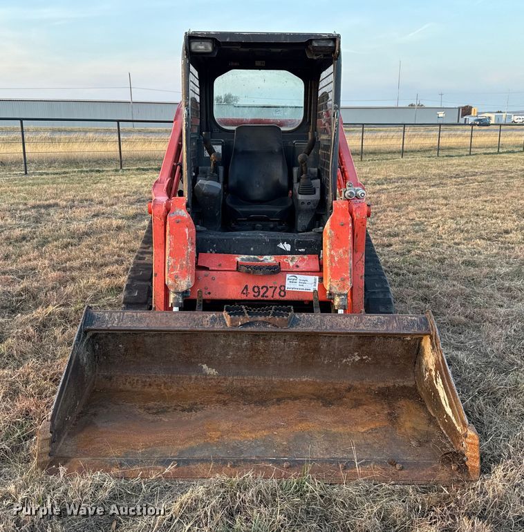 MINI CARGADOR SOBRE ORUGAS KUBOTA SVL752