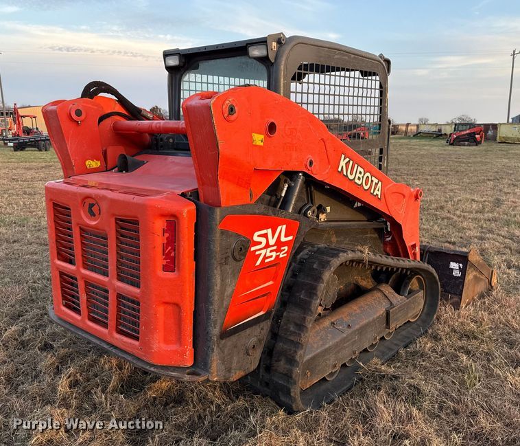 MINI CARGADOR SOBRE ORUGAS KUBOTA SVL752