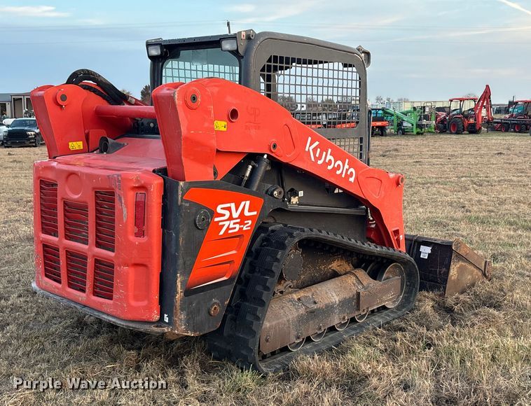 MINI CARGADOR SOBRE ORUGAS KUBOTA SVL752