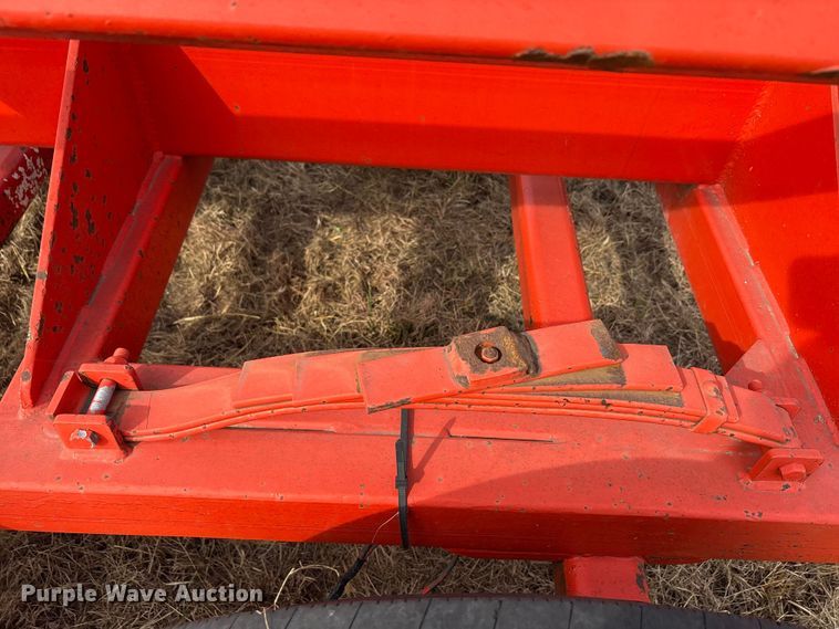 image for item DU6513 2018 Heavybilt hay bale trailer