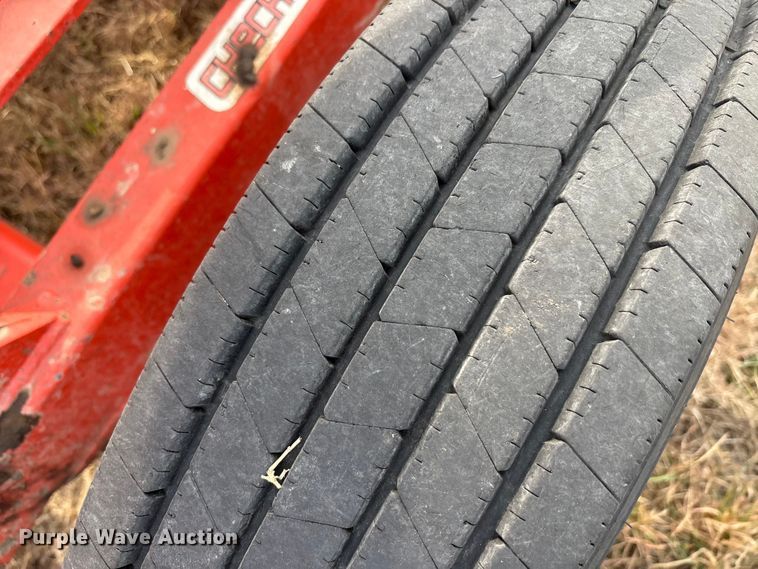 image for item DU6513 2018 Heavybilt hay bale trailer