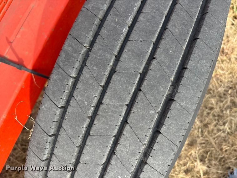 image for item DU6513 2018 Heavybilt hay bale trailer