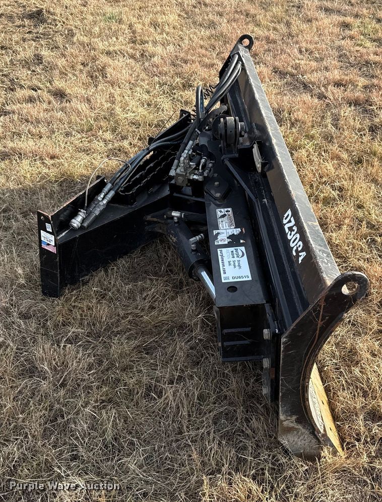 image for item DU6515 2020 Kubota DZ3084 skid steer dozer blade