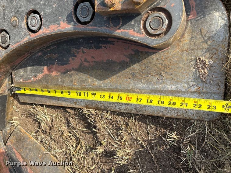 image for item DU6527 M&M HC16 skid steer tree shear