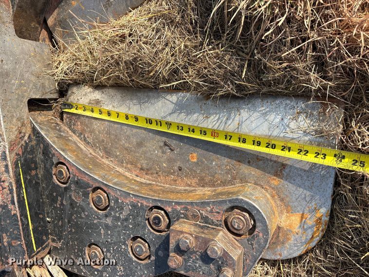 image for item DU6529 M&M HC16 skid steer tree shear