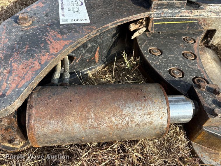 image for item DU6529 M&M HC16 skid steer tree shear