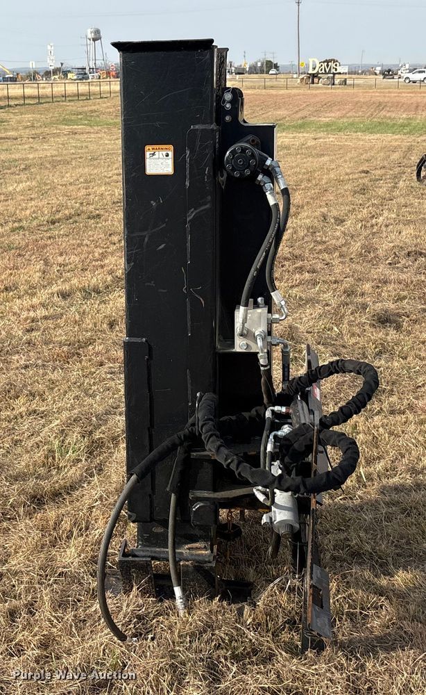 image for item DU6533 2021 Danuser SM40 skid steer post driver